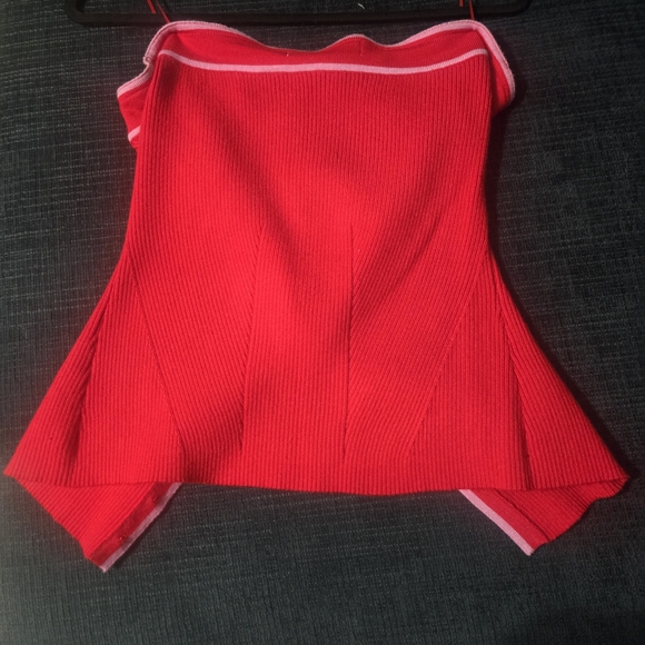 Red Strapless Ribbed Button-Front Tank Top - Picture 2 of 4